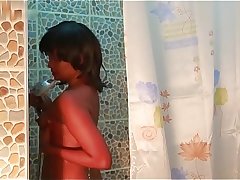 Hot Srilankan actress full nude bath full at http://shortearn.eu/TFEz5r