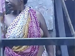 Desi mature aunty showing boobs and shaved armpit